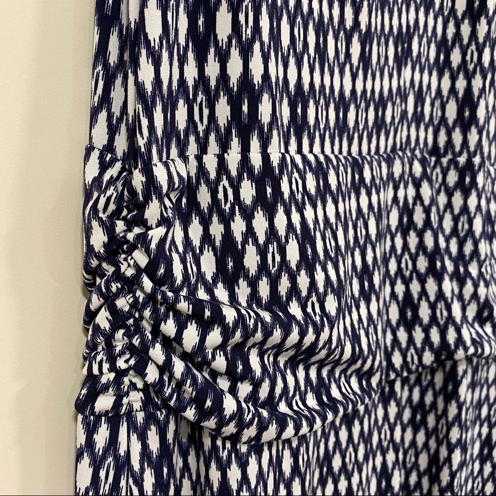 VINCE CAMUTO Maxi Ikat Dress Sleeveless Blue White Size Medium - Picture 5 of 10